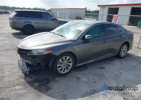 2021 Toyota Camry Le из США, поврежденный, VIN 4T1C11AK8MU556387
